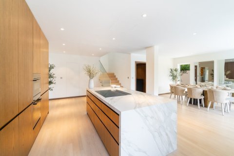 Купить виллу в Дубае: 5 спален, 409м², № 103244 - фото 17