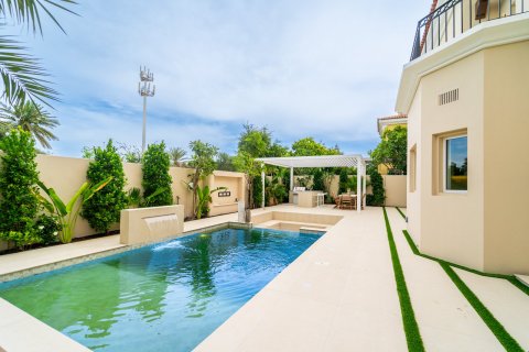 Купить виллу в Дубае: 5 спален, 409м², № 103244 - фото 7