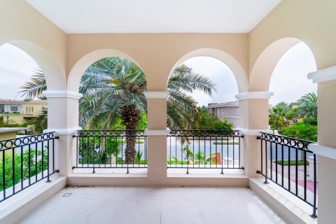 Купить виллу в Дубае: 5 спален, 409м², № 103244 - фото 11