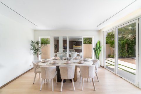 Купить виллу в Дубае: 5 спален, 409м², № 103244 - фото 16