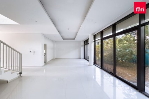 Villa à Dubai, 5 chambres, 442.3 m², № 53159 - photo 6