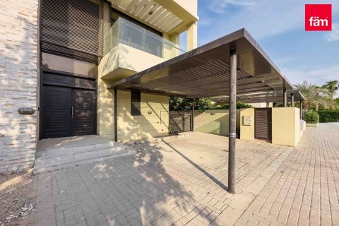 Villa à Dubai, 5 chambres, 442.3 m², № 53159 - photo 17