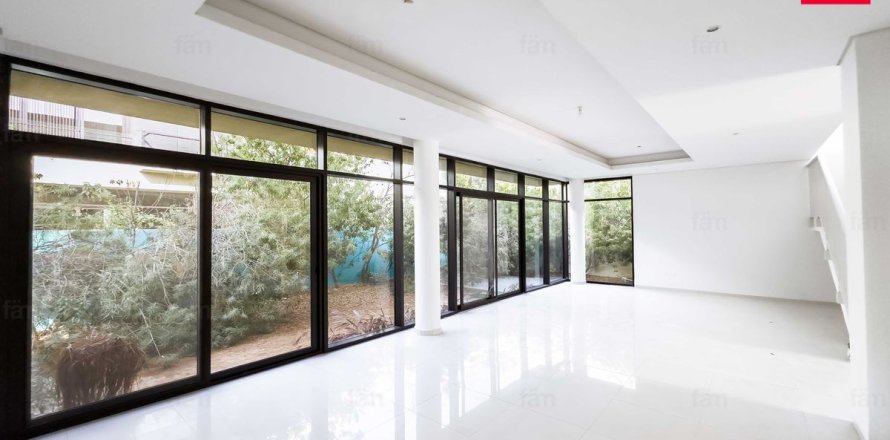 Villa à Dubai, 5 chambres, 442.3 m², № 53159