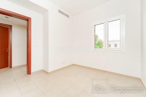 Villa in Dubai 2 bedrooms, 245.2 sq.m. № 110210 - photo 2
