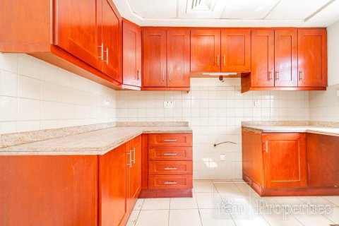 Villa in Dubai 2 bedrooms, 245.2 sq.m. № 110210 - photo 6