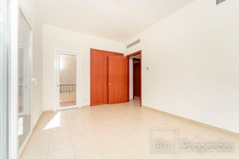 Villa in Dubai 2 bedrooms, 245.2 sq.m. № 110210 - photo 5