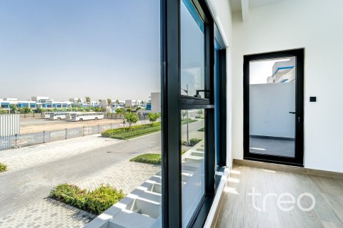 Villa in Damac Lagoons, Dubai 3 bedrooms, 186.92 sq.m. № 119990 - photo 17