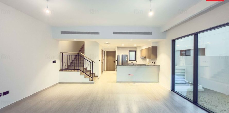 Townhouse in Dubai 5 bedrooms, 219.5 sq.m. № 95827