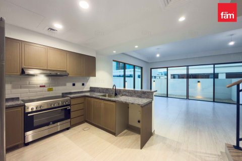 Townhouse in Dubai 5 bedrooms, 219.5 sq.m. № 95827 - photo 2