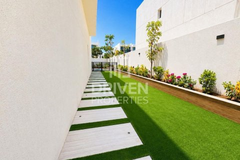 Villa in District One, Mohammed Bin Rashid City, Dubai 5 bedrooms, 748.89 sq.m. № 134389 - photo 2