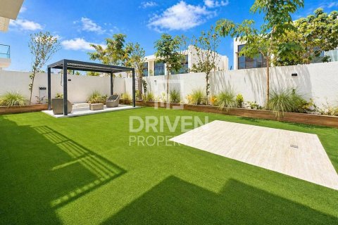 Villa in District One, Mohammed Bin Rashid City, Dubai 5 bedrooms, 748.89 sq.m. № 134389 - photo 3