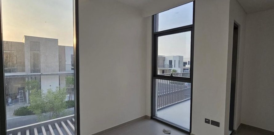 Townhouse in Dubai 3 bedrooms, 137.7 sq.m. № 93673