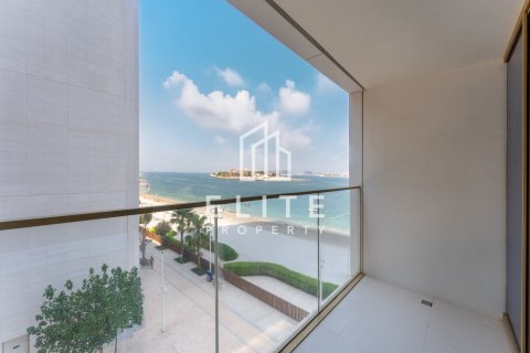 Apartment in EMAAR Beachfront, Dubai Harbour, Dubai 2 bedrooms, 130 sq.m. № 121238 - photo 13
