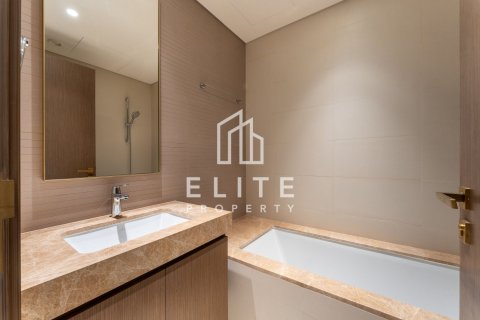 Apartment in EMAAR Beachfront, Dubai Harbour, Dubai 2 bedrooms, 130 sq.m. № 121238 - photo 11
