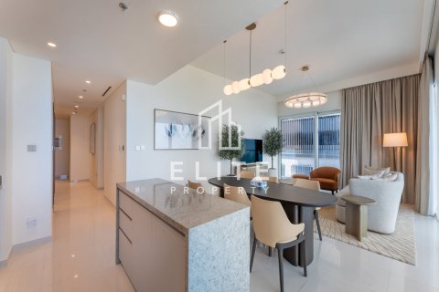 Apartment in EMAAR Beachfront, Dubai Harbour, Dubai 2 bedrooms, 130 sq.m. № 121238 - photo 5
