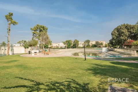 Villa in Springs 4, The Springs, Dubai 4 bedrooms, 228 sq.m. № 72434 - photo 2