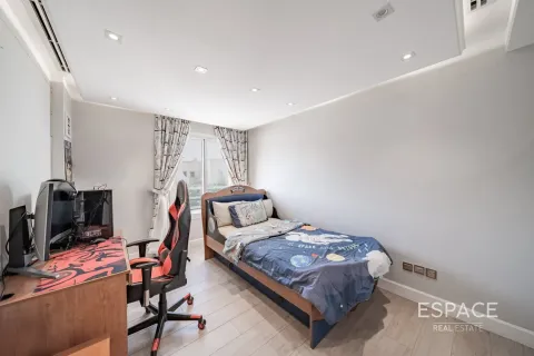 Villa in Springs 4, The Springs, Dubai 4 bedrooms, 228 sq.m. № 72434 - photo 16