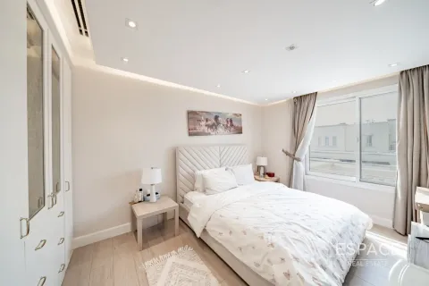 Villa in Springs 4, The Springs, Dubai 4 bedrooms, 228 sq.m. № 72434 - photo 13