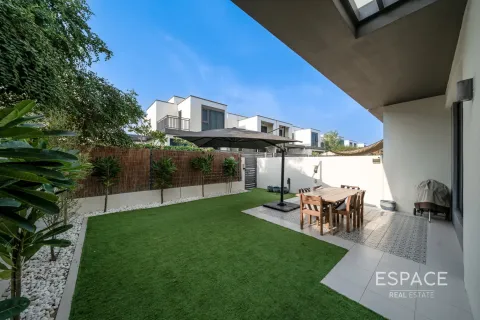 Купить виллу в Дубай Хилс Эстейт, Дубай: 3 спальни, 211м², № 72436 - фото 16