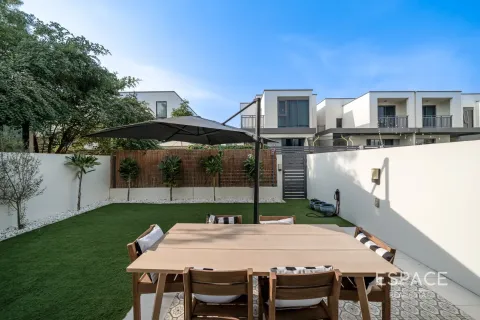 Купить виллу в Дубай Хилс Эстейт, Дубай: 3 спальни, 211м², № 72436 - фото 17