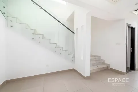 Adosado en Mudon, Dubai, 3 dormitorios, 216 m², № 72440 - foto 4