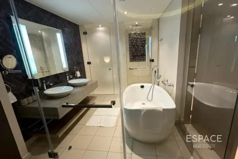 Apartment in Business Bay, Dubai 3 bedrooms, 162 sq.m. № 72438 - photo 13