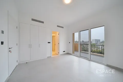 Купить виллу в Арабиан Ранчес, Дубай: 3 спальни, 175м², № 72437 - фото 10