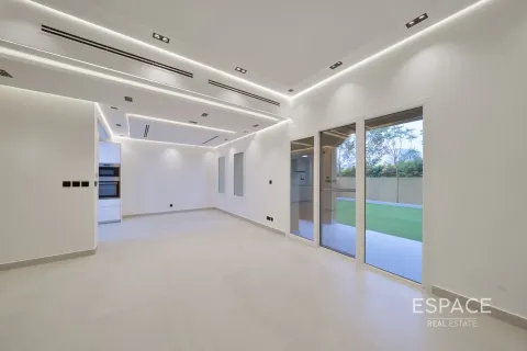 Купить виллу в Арабиан Ранчес, Дубай: 3 спальни, 175м², № 72437 - фото 9