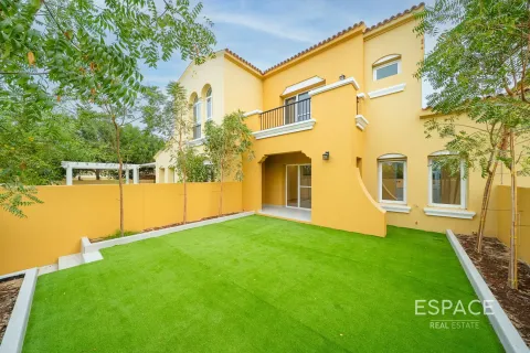 Купить виллу в Арабиан Ранчес, Дубай: 3 спальни, 175м², № 72437 - фото 2