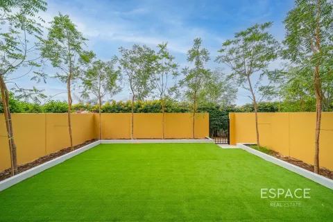 Купить виллу в Арабиан Ранчес, Дубай: 3 спальни, 175м², № 72437 - фото 18