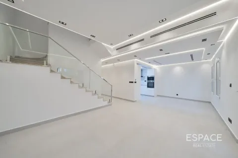 Купить виллу в Арабиан Ранчес, Дубай: 3 спальни, 175м², № 72437 - фото 5