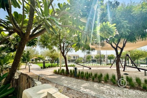 Villa in Dubai Hills Estate, Dubai 4 bedrooms, 221.8 sq.m. № 46508 - photo 8