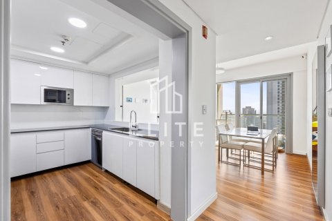 Appartement à Golf Towers, The Views, Dubai, 2 chambres, 131 m², № 121213 - photo 15