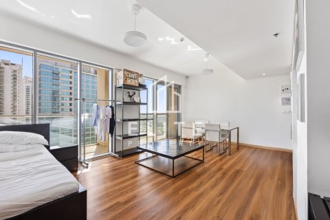 Appartement à Golf Towers, The Views, Dubai, 2 chambres, 131 m², № 121213 - photo 2
