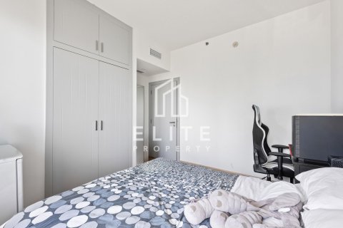 Appartement à Golf Towers, The Views, Dubai, 2 chambres, 131 m², № 121213 - photo 8