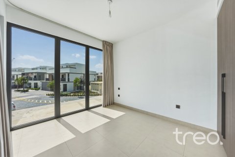 Снять в аренду виллу в Aura, Tilal Al Ghaf, Дубай: 4 спальни, 316.89м², № 119770 - фото 14
