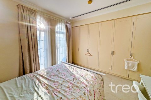 Villa in Legacy, Jumeirah Park, Dubai 4 bedrooms, 314.01 sq.m. № 119766 - photo 22