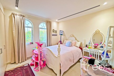 Villa in Legacy, Jumeirah Park, Dubai 4 bedrooms, 314.01 sq.m. № 119766 - photo 19