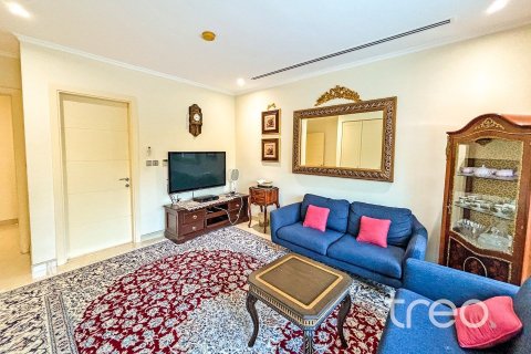 Villa in Legacy, Jumeirah Park, Dubai 4 bedrooms, 314.01 sq.m. № 119766 - photo 9