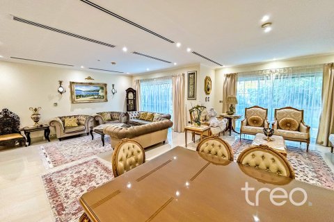 Villa in Legacy, Jumeirah Park, Dubai 4 bedrooms, 314.01 sq.m. № 119766 - photo 5