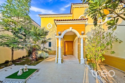 Villa in Legacy, Jumeirah Park, Dubai 4 bedrooms, 314.01 sq.m. № 119766 - photo 1