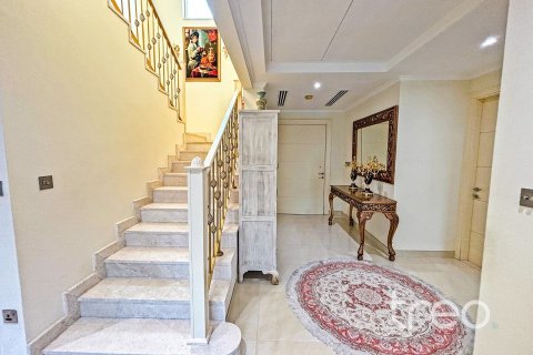 Villa in Legacy, Jumeirah Park, Dubai 4 bedrooms, 314.01 sq.m. № 119766 - photo 16