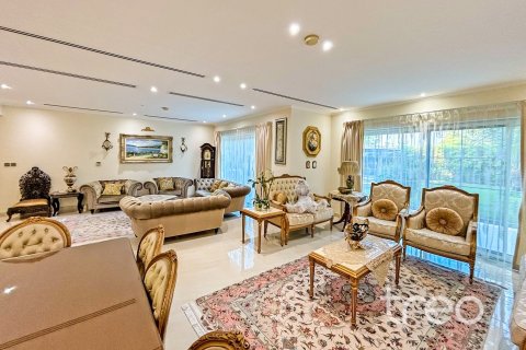 Villa in Legacy, Jumeirah Park, Dubai 4 bedrooms, 314.01 sq.m. № 119766 - photo 4