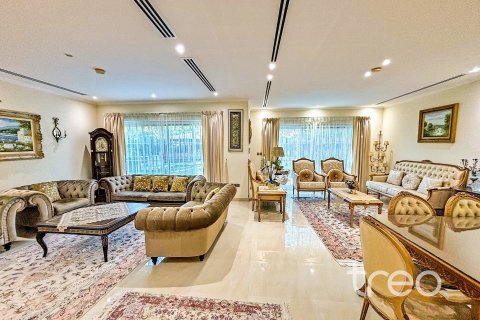 Villa in Legacy, Jumeirah Park, Dubai 4 bedrooms, 314.01 sq.m. № 119766 - photo 6