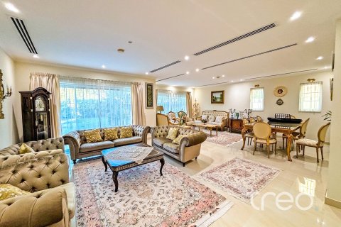 Villa in Legacy, Jumeirah Park, Dubai 4 bedrooms, 314.01 sq.m. № 119766 - photo 8