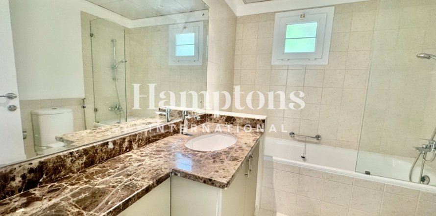 Villa in The Lakes, Dubai 4 bedrooms, 329.062 sq.m. № 63699