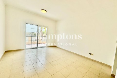 Villa in The Lakes, Dubai 4 bedrooms, 329.06242600 sq.m. № 63699 - photo 4