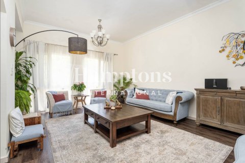 Villa in Meadows 1, Meadows, Dubai 5 bedrooms, 353.49591500 sq.m. № 63698 - photo 8