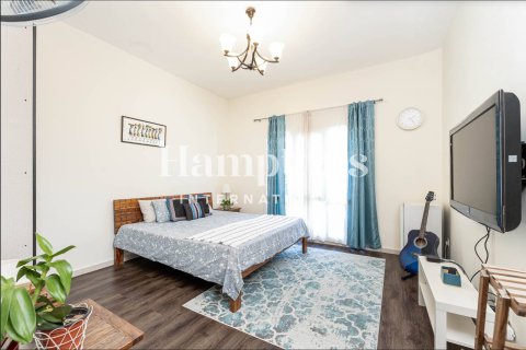 Villa in Meadows 1, Meadows, Dubai 5 bedrooms, 353.49591500 sq.m. № 63698 - photo 9