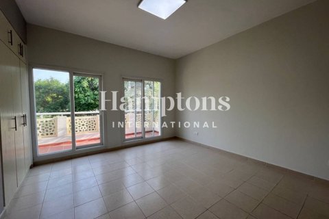 Villa in Meadows 1, Meadows, Dubai 5 bedrooms, 353.49591500 sq.m. № 63698 - photo 13